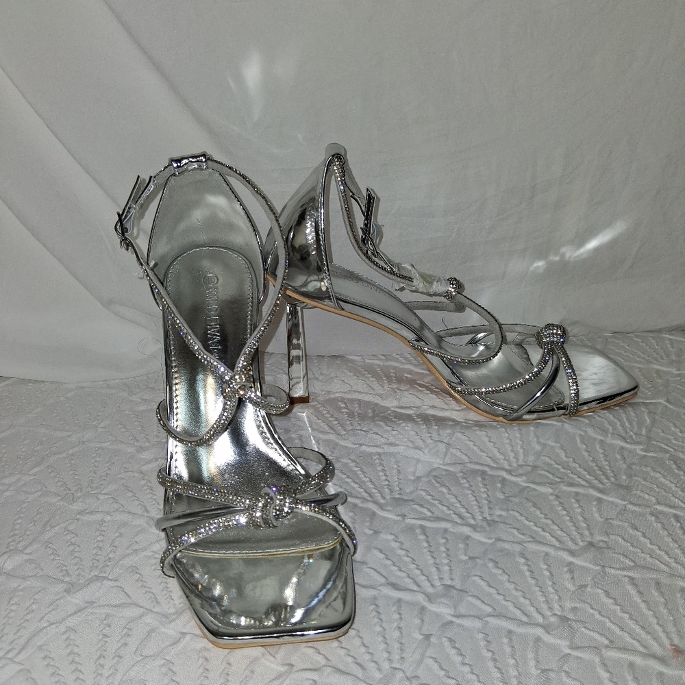 Wild Diva Louges Shiny Silver Strappy Heels Size 10 - Picture 5 of 15